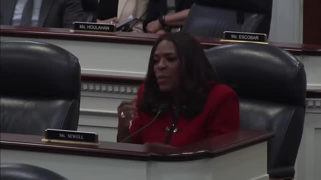 Lawmakers demand accountability amid military extremism concerns