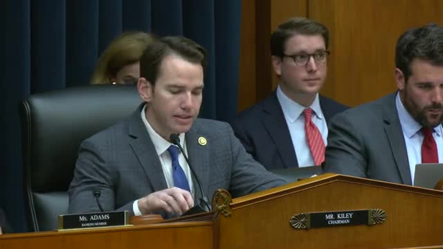 Congress debates crucial protections for tipped workers' wages