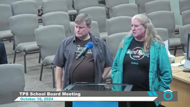 Parents rally to support teachers amid school supply crisis