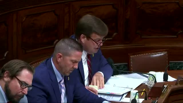 Local leaders urge federal action to halt migrant drop-offs