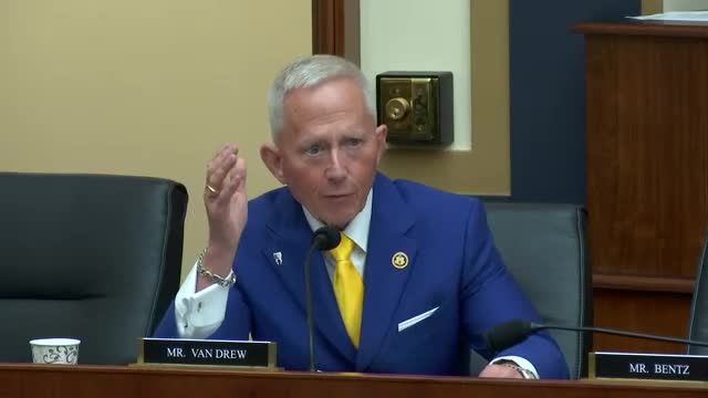 Lawmakers confront complex healthcare pricing crisis