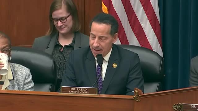 Trump's Project 2025 Sparks Controversy Amid Immigration Debate