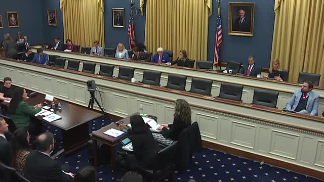 Lawmakers clash over fairness in small business tax cuts