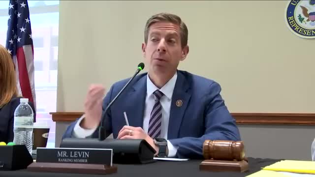 Lawmakers push for urgent veterans package before election