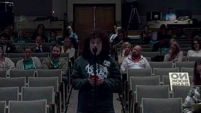 Community rallies for teachers and against book censorship