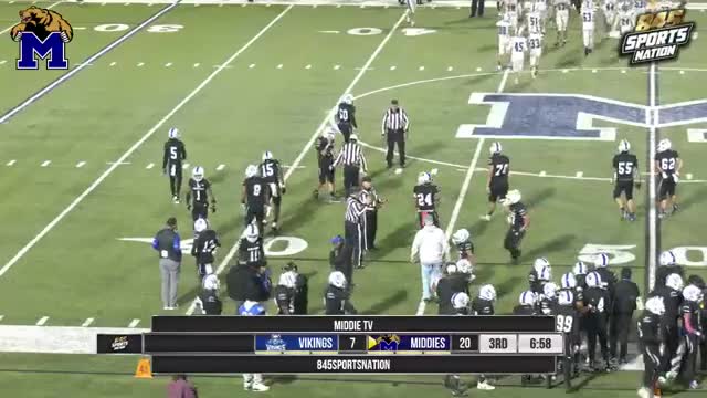 Middletown Bears capitalize on Vikings special teams blunder