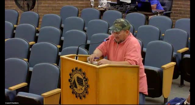 City Council Faces Parking Chaos and Safety Concerns