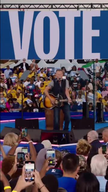 Springsteen rallies support for Harris and Waltz against Trump
