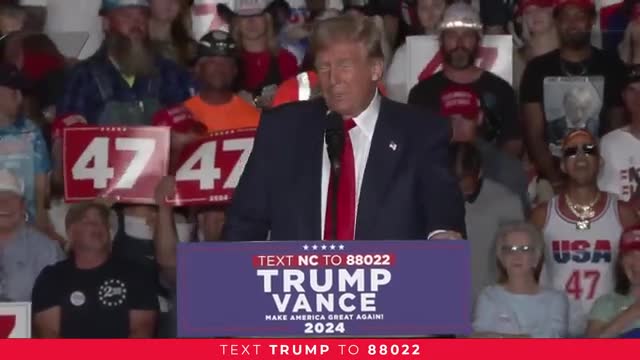 Trump rallies supporters for crucial election battle in North Carolina