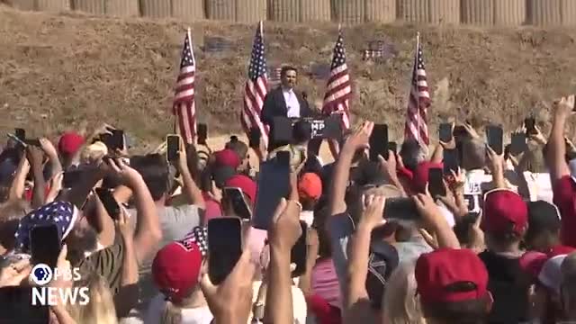Parachutist wows crowd at Trump rally with American flag