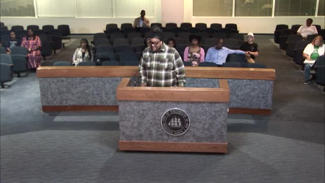 Community demands transparency from school board leaders