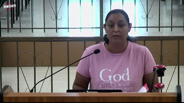 Teacher Sarah Silva honored with prestigious Golden Apple Award