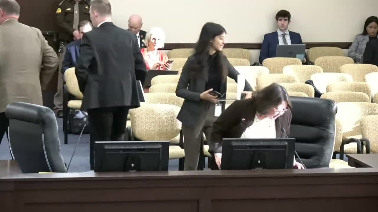 Lawmakers push for rental license reform to aid families