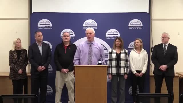 Negotiations intensify as teachers threaten strike over class sizes