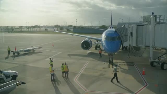 Inaugural Breeze Airways flight brings excitement to Daytona Beach