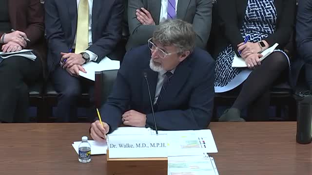 Health expert criticizes government role in pandemic response