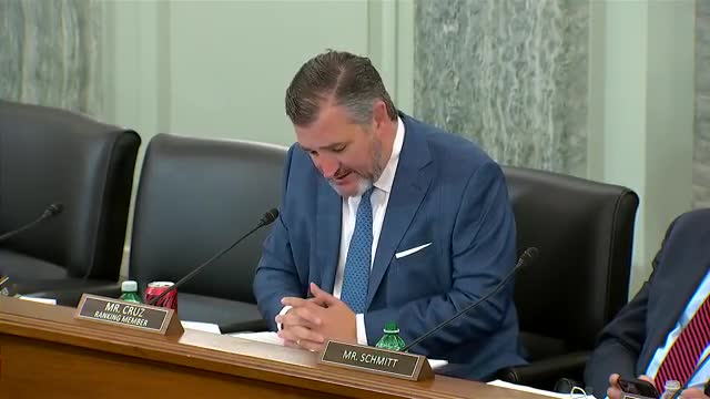 SpaceX urges faster launches amid regulatory delays