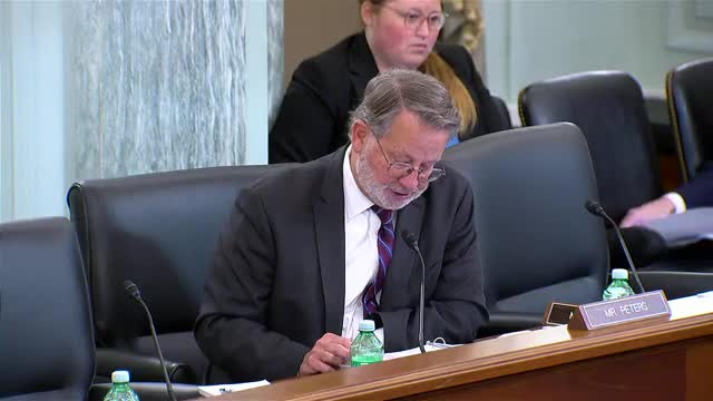 Senators push for stronger airline consumer protections after outages