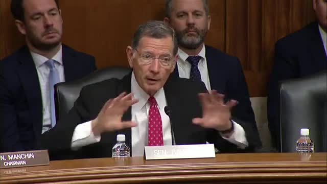 Grizzly bear recovery sparks debate over delisting plans