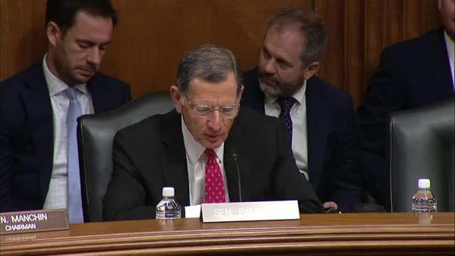 Grizzly bear recovery sparks push for delisting decision