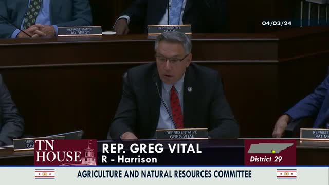 Lawmakers push for urgent action against invasive carp threat