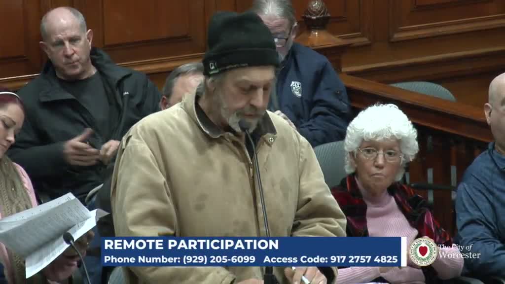 City resident confronts mayor and manager over poor leadership and public speaking rules