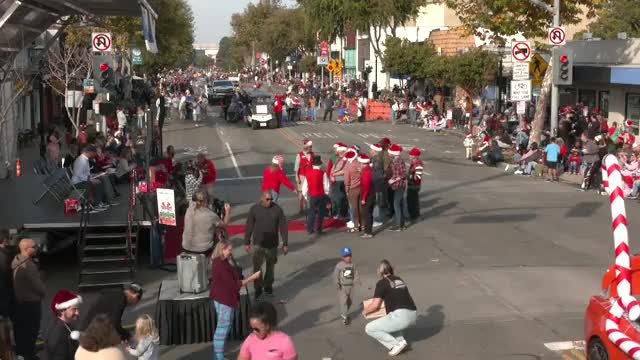 El Segundo celebrates holidays with Santa's sleigh parade and community performances