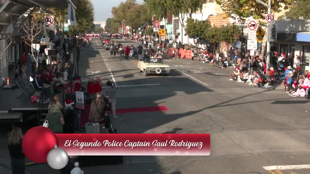 El Segundo celebrates holiday spirit with festive parade featuring classic cars and community leaders