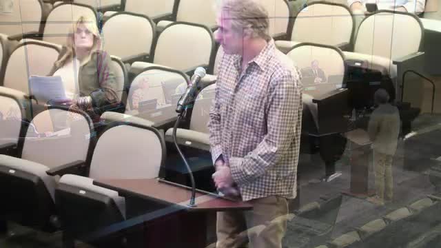 Residents protest overdevelopment and sewage issues in Panama City neighborhoods