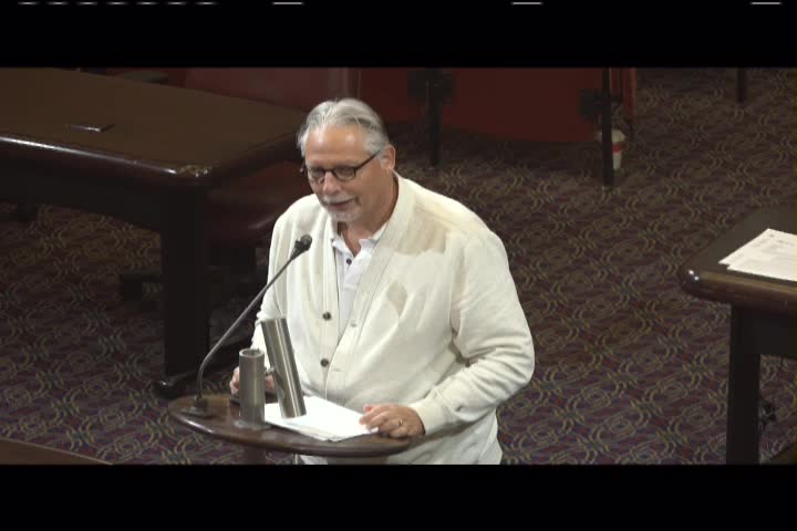 Oakland Hills resident battles planning department for building permit after 30 years of vacancy