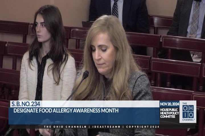 Mother advocates for food allergy awareness bill after daughter's near-fatal reactions