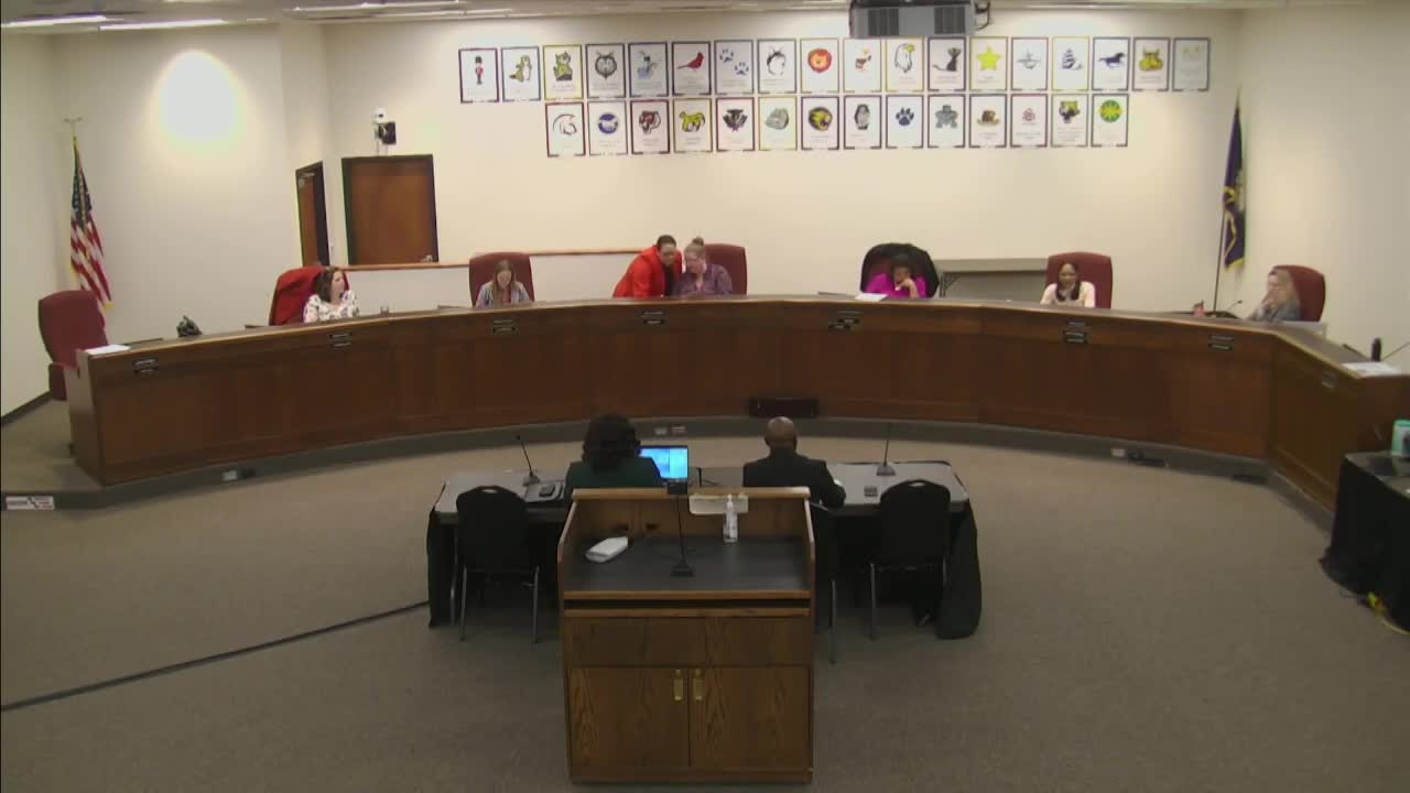 School Board Considers Extending School Days to Preserve Thanksgiving Break