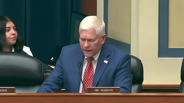 FEMA officials criticize governor for delays in disaster recovery efforts costing $3 billion