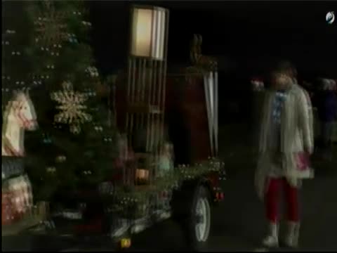 Chesapeake Rotary Christmas Parade dazzles with Santa and community spirit