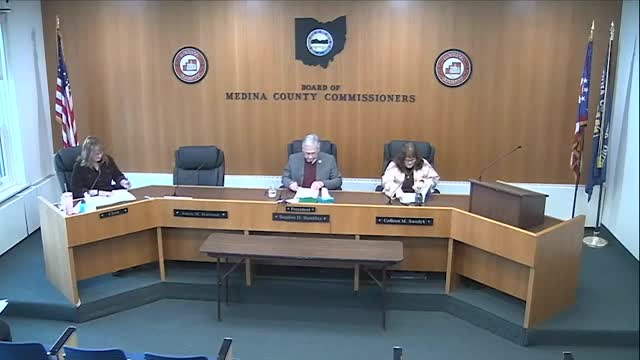Medina County commissioners approve 2025 organizational rules, multiple contracts, budget adjustments and labor agreements