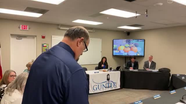 Gunter leaders discuss buying 0.98-acre ISD parcel for park parking; price estimated at $360,000