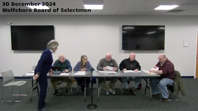 Selectmen approve annual investment policy; table fund-balance revisions until January