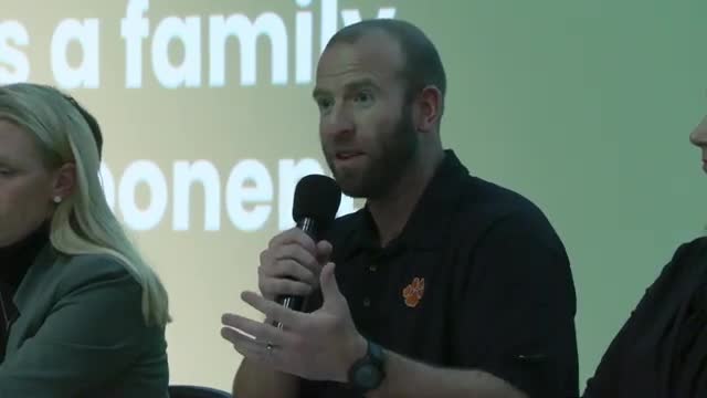 Parents urged to mentor teens on social media use amid rising digital challenges
