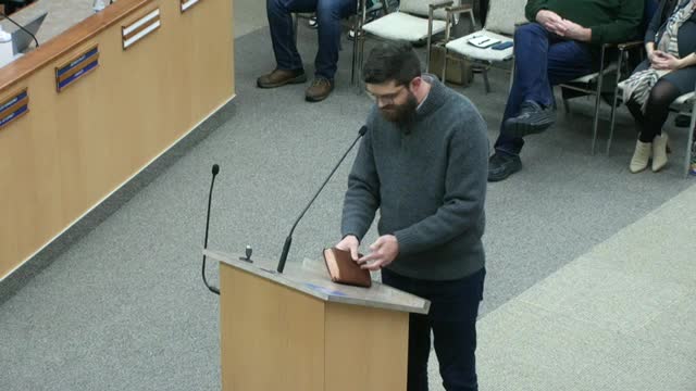 Kennewick proclaims January National Mentoring Month; council highlights downtown funding and seeks more commission engagement