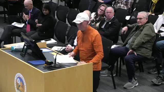 Resident urges town to restore Vistoso Pond; estimates $50,000 annual cost and outlines water volumes