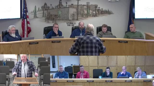 Residents urge city council to preserve tree line amid new development plans in Radiant Lake