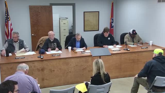 Wilson County resident asks to gate dead-end road; county attorney outlines legal hurdles for road closures