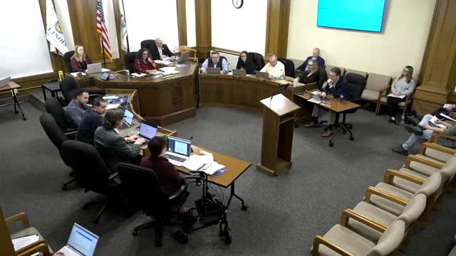 Council creates three tobacco license classes, removes moratorium for head shops after debate