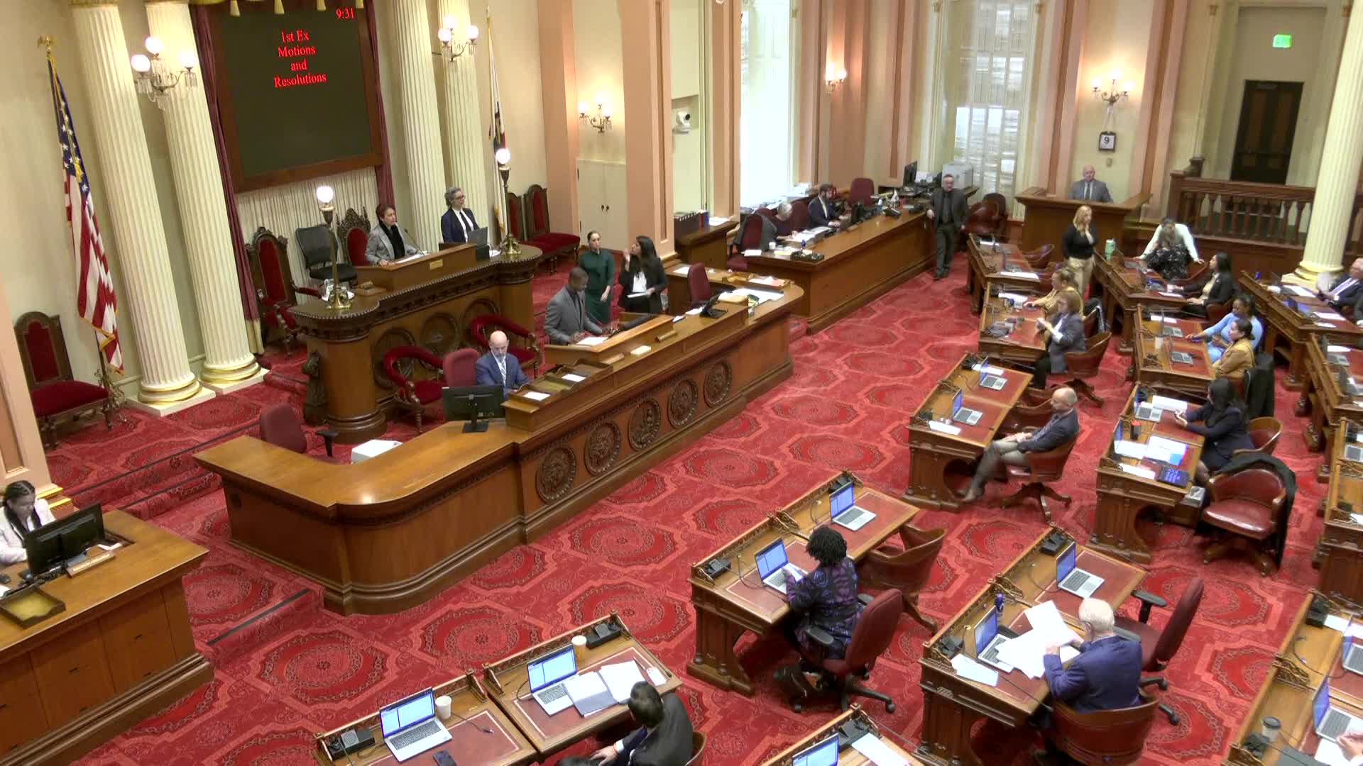 California Senate establishes Budget and Fiscal Review Committee for extraordinary session; allows weekend bill amendments