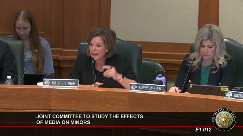 Tech expert warns lawmakers about surveillance risks from smartphones and social media platforms