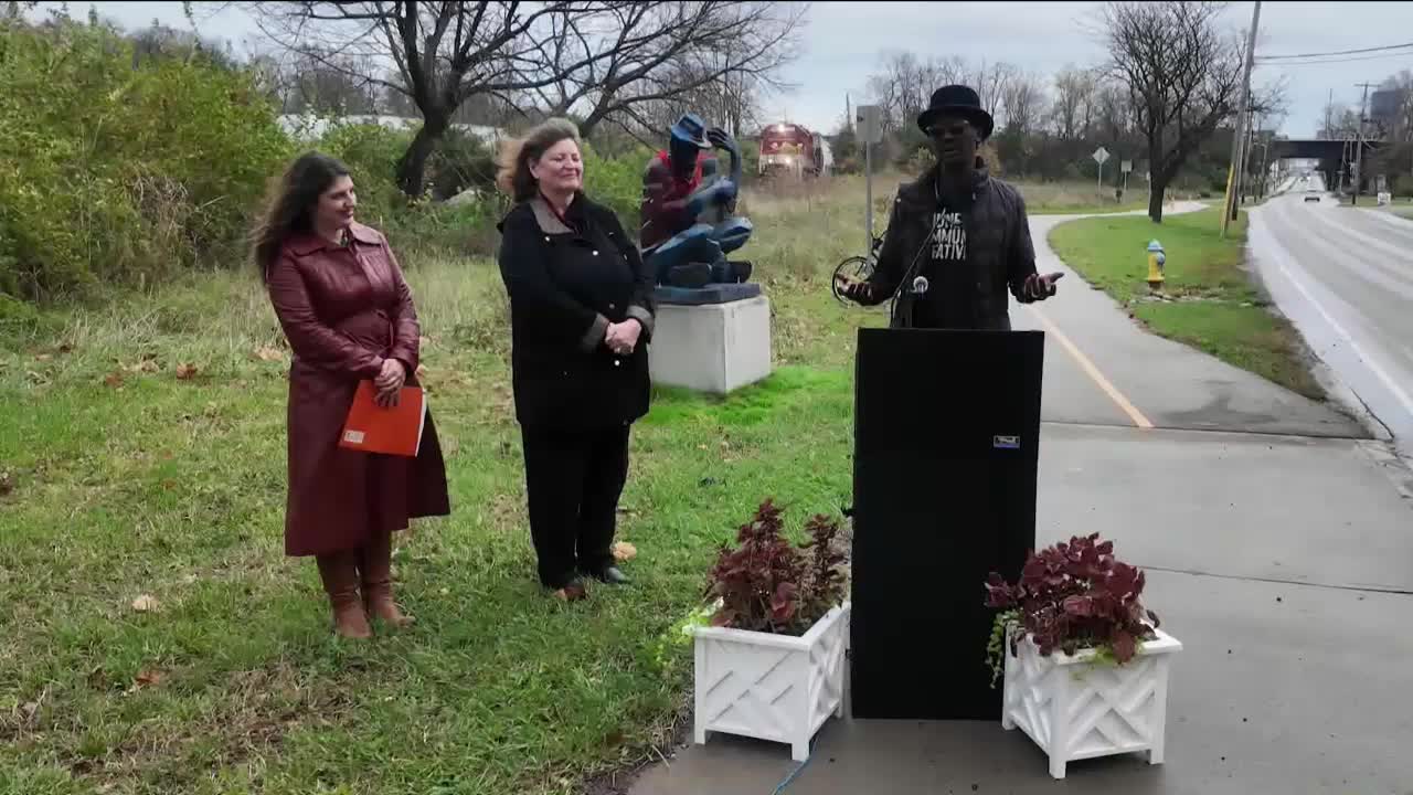 City adds ‘2020 Blues’ sculpture to Southland Drive arts map, plaque to follow