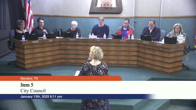 Council approves multiple replats including Lot 6, Block R of Lipsey Addition; consent agenda items pass