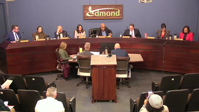 Edmond Mayor honors Apollo Woods for promoting black-owned restaurants and community empowerment