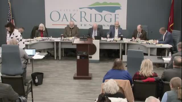 Council authorizes exploration of alternate Oak Ridge airport sites, amends resolution to study property disposition at work session