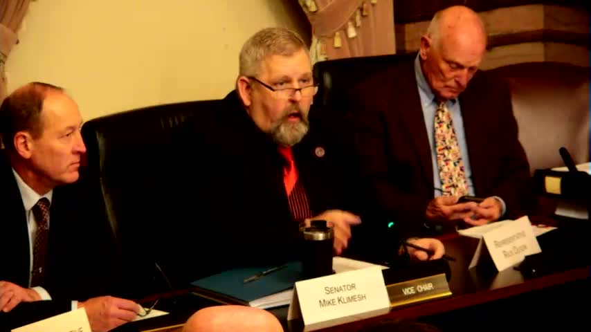 Administrative Rules Committee approves leadership, adopts committee rules